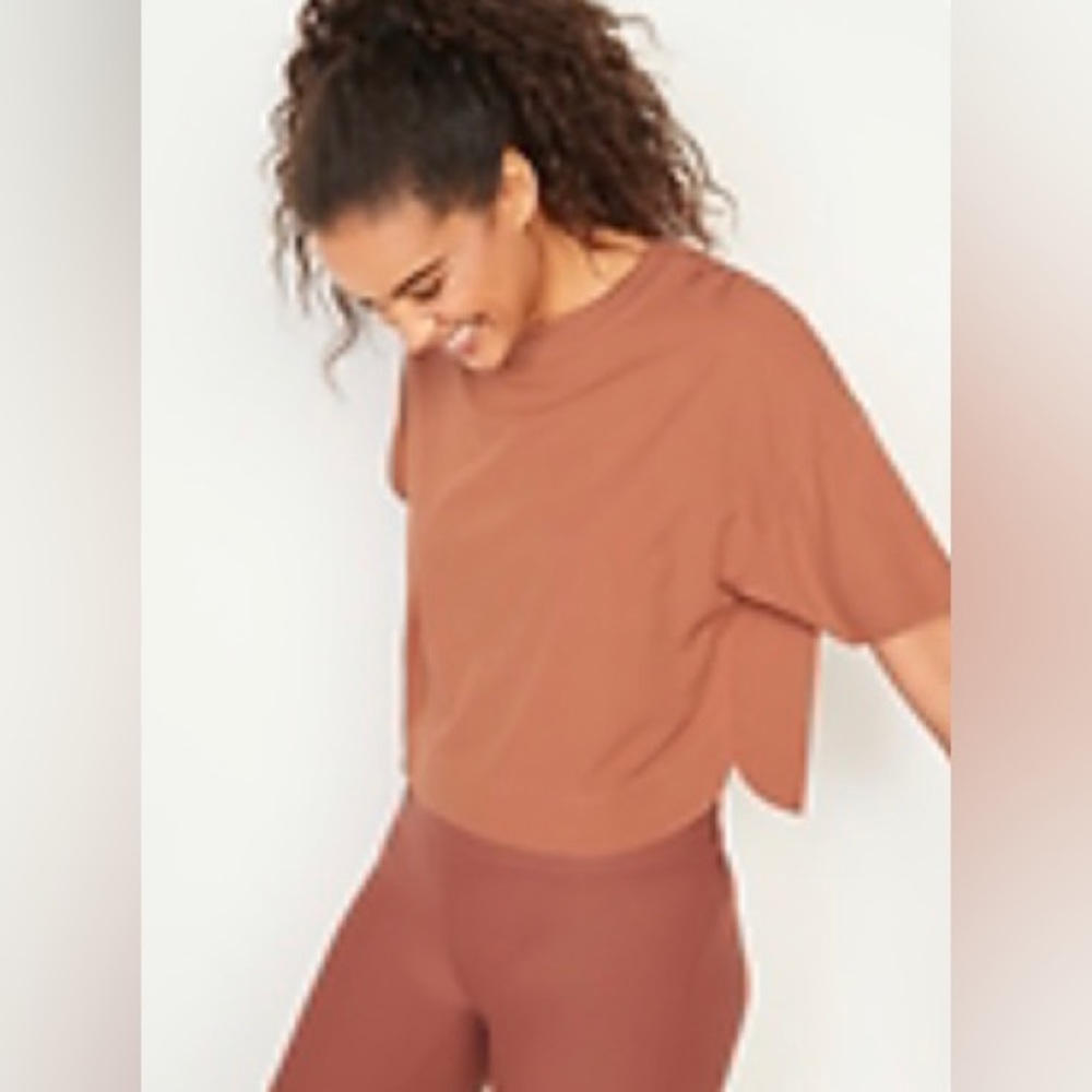 Old Navy Short-Sleeve StretchTech Loose Cropped T-Shirt | Size L